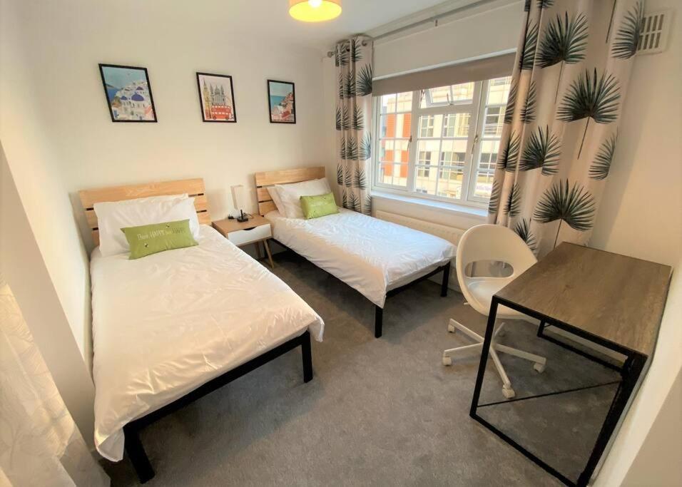 Ferienwohnung Redhill Town Centre 3 Bed House Near Gatwick Airport, Easy Commute To London Exterior foto